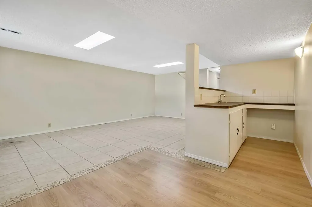 27 Aberdare Crescent NE Calgary AB T2A 6T5