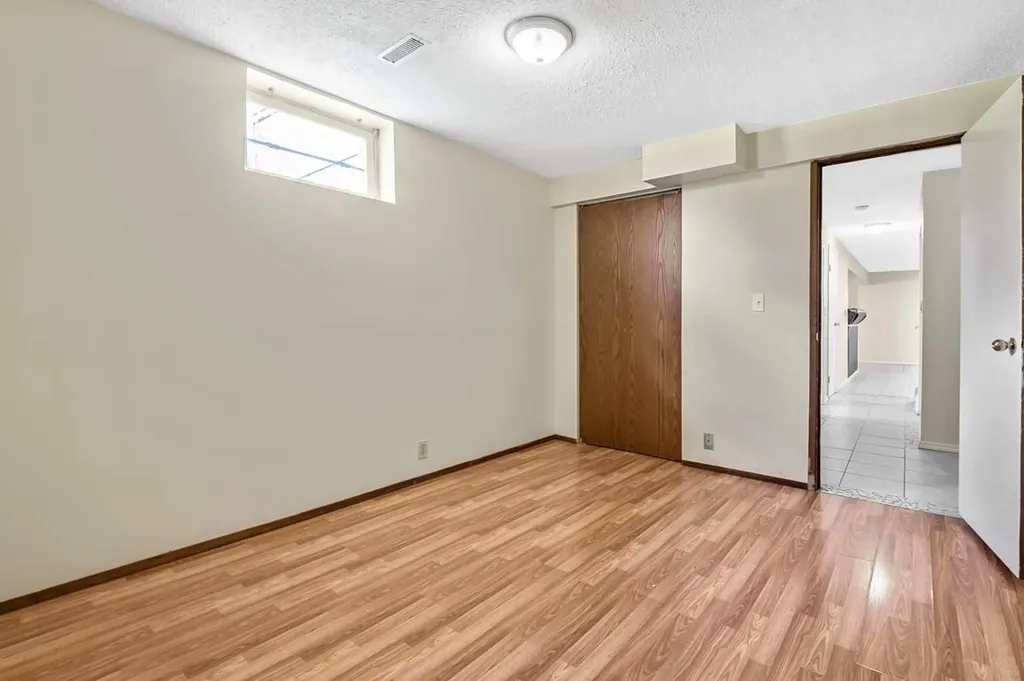 27 Aberdare Crescent NE Calgary AB T2A 6T5
