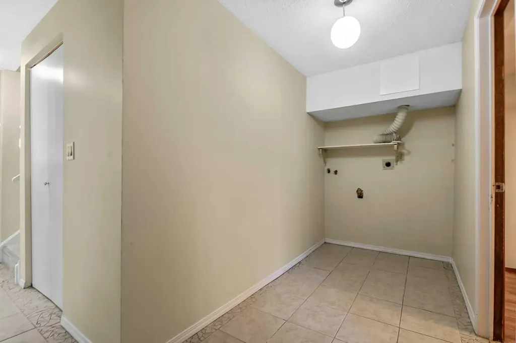 27 Aberdare Crescent NE Calgary AB T2A 6T5