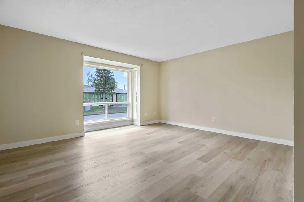 27 Aberdare Crescent NE Calgary AB T2A 6T5