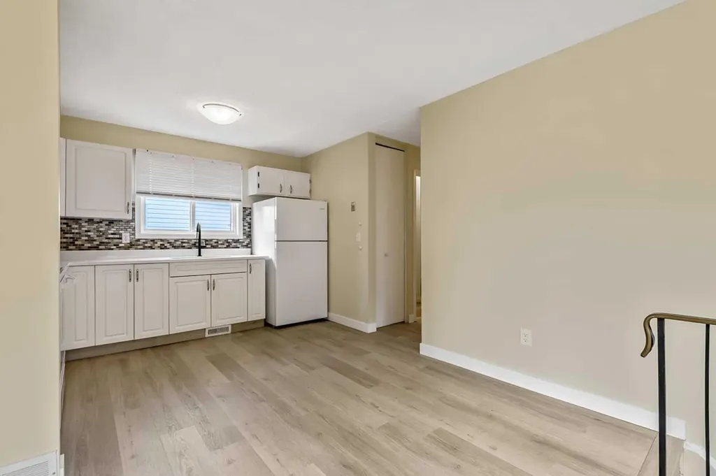 27 Aberdare Crescent NE Calgary AB T2A 6T5