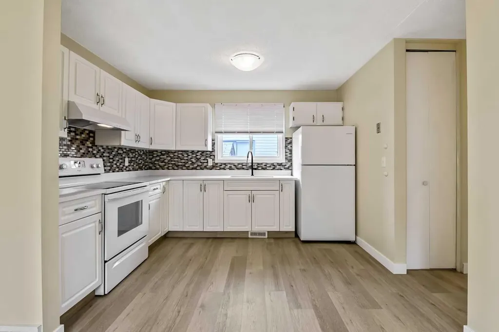 27 Aberdare Crescent NE Calgary AB T2A 6T5