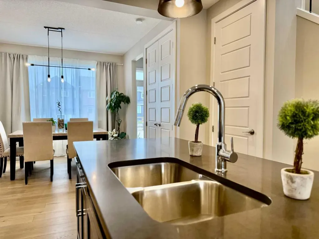 399 Sora Boulevard SE Calgary AB T3S 0M2