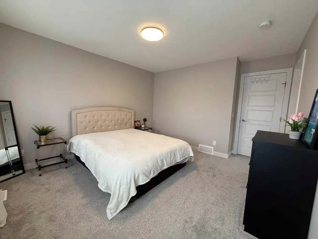 399 Sora Boulevard SE Calgary AB T3S 0M2