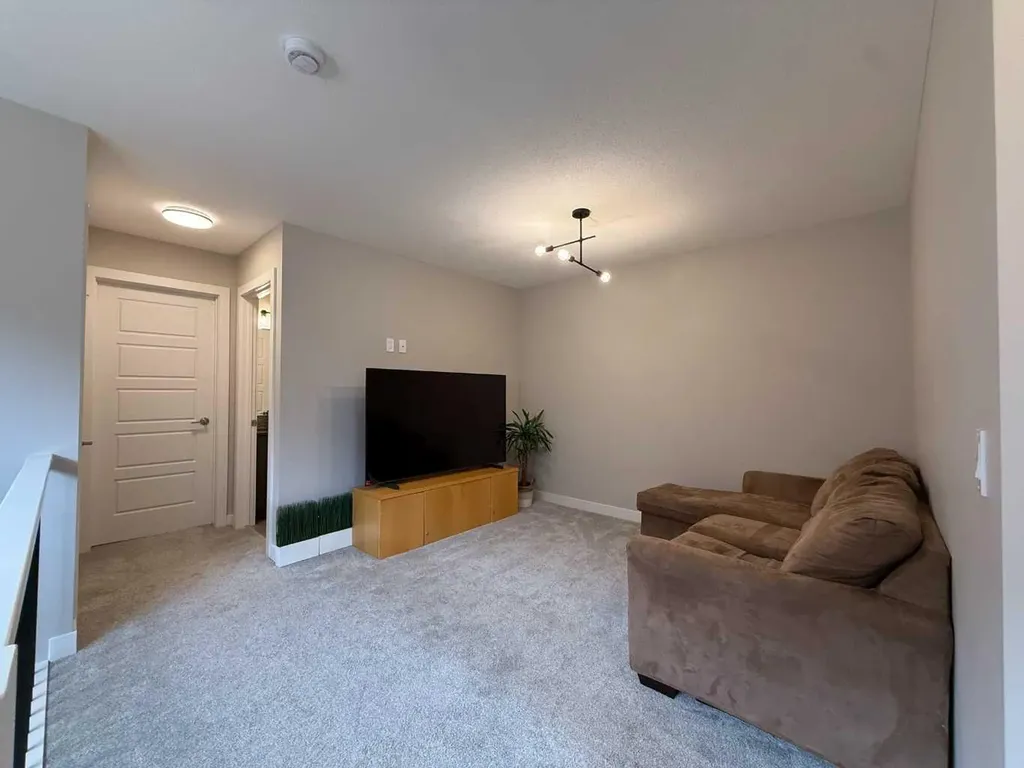 399 Sora Boulevard SE Calgary AB T3S 0M2