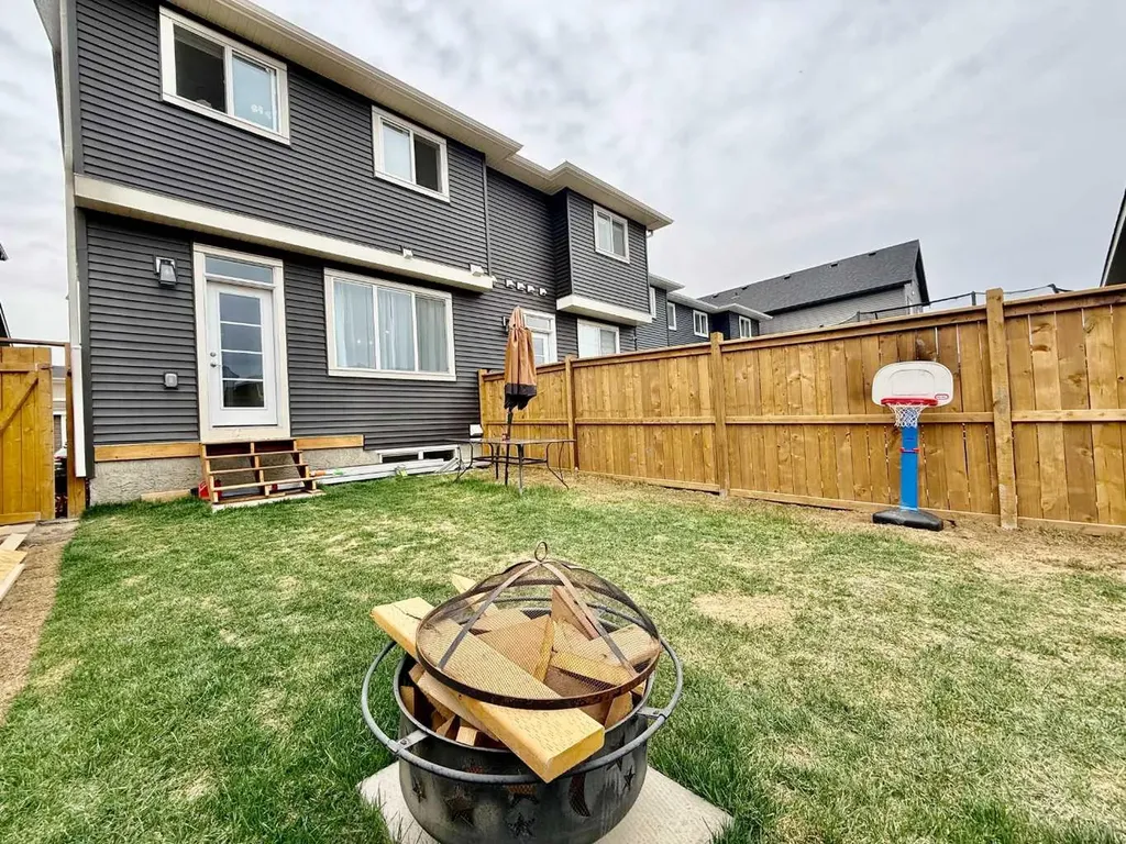 399 Sora Boulevard SE Calgary AB T3S 0M2