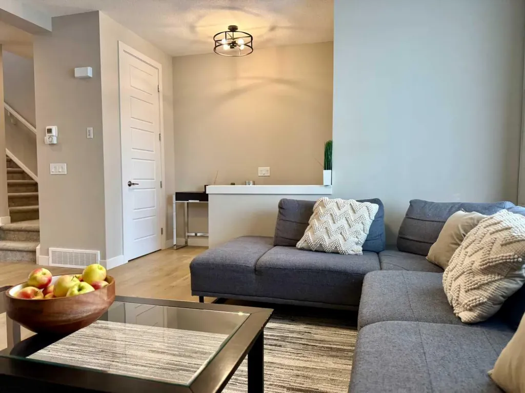 399 Sora Boulevard SE Calgary AB T3S 0M2