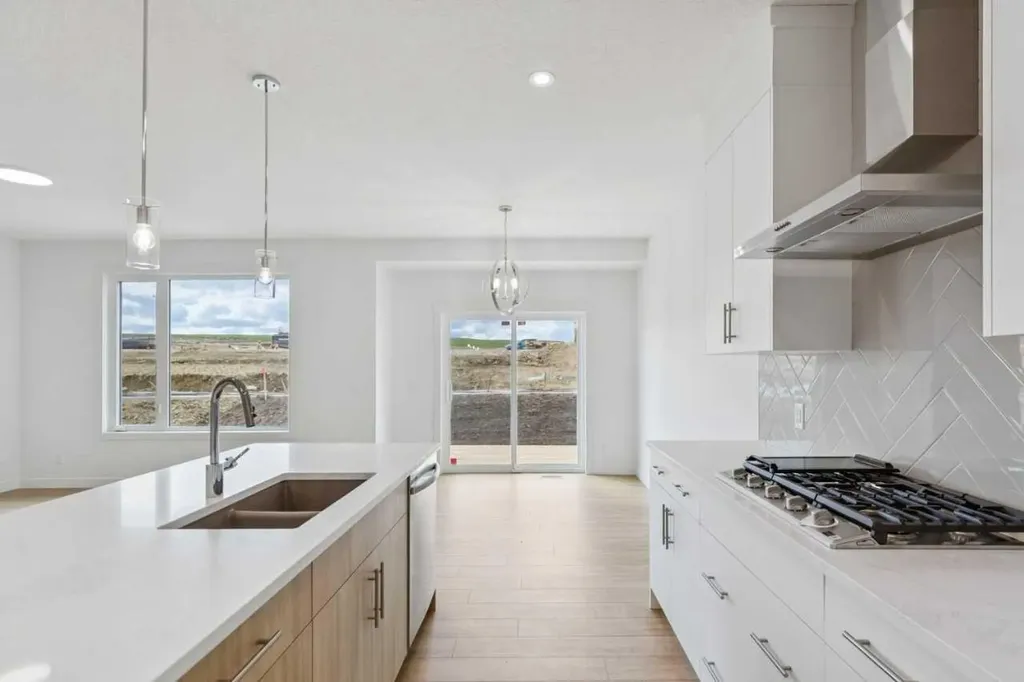 155 Vantage Crescent SW Airdrie AB T4B4Z9