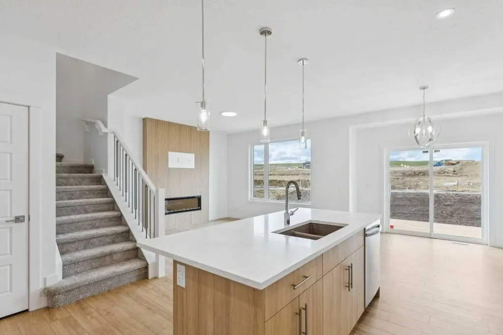 155 Vantage Crescent SW Airdrie AB T4B4Z9