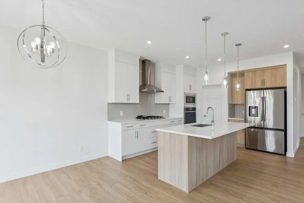 155 Vantage Crescent SW Airdrie AB T4B4Z9