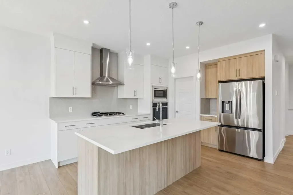 155 Vantage Crescent SW Airdrie AB T4B4Z9