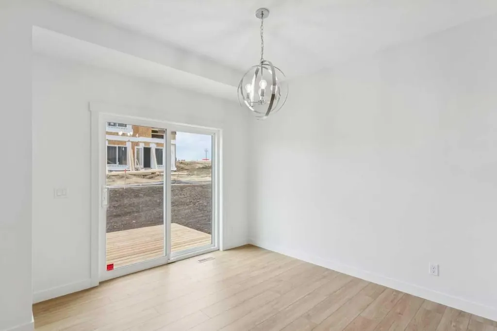 155 Vantage Crescent SW Airdrie AB T4B4Z9