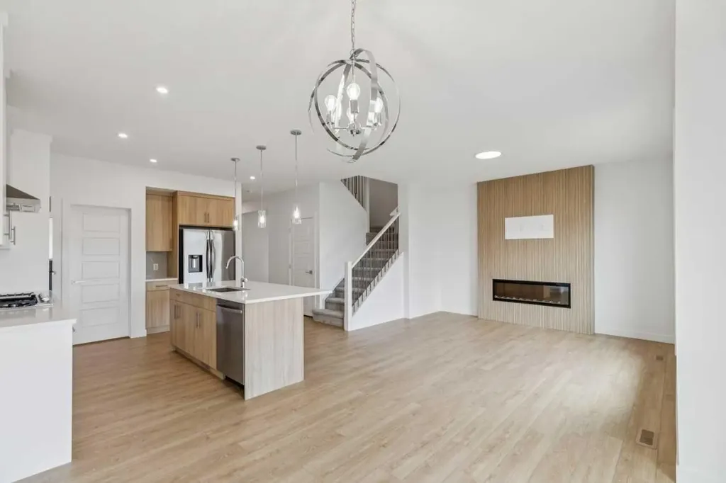 155 Vantage Crescent SW Airdrie AB T4B4Z9