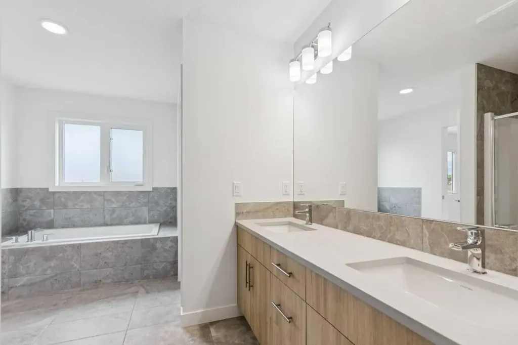 155 Vantage Crescent SW Airdrie AB T4B4Z9