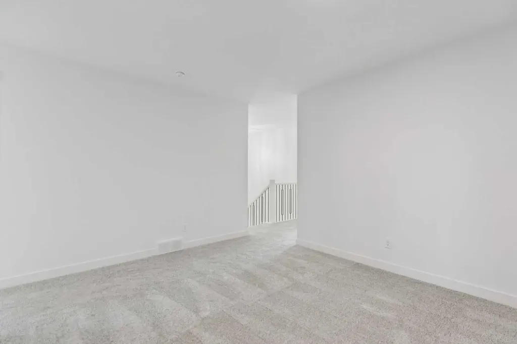 155 Vantage Crescent SW Airdrie AB T4B4Z9