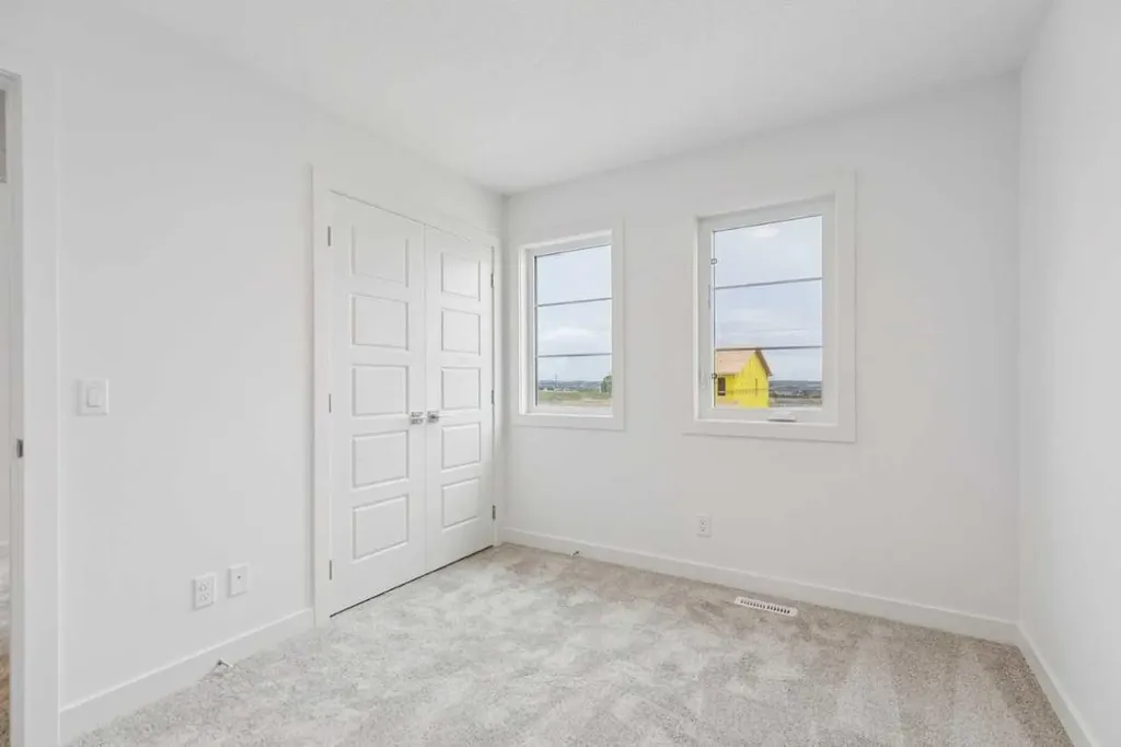 155 Vantage Crescent SW Airdrie AB T4B4Z9