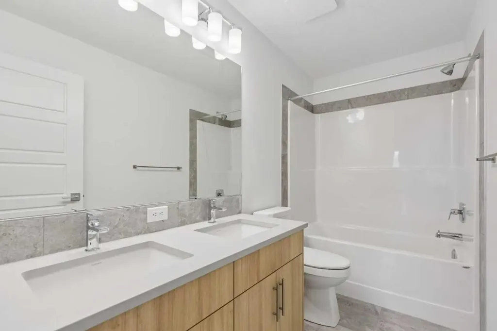 155 Vantage Crescent SW Airdrie AB T4B4Z9
