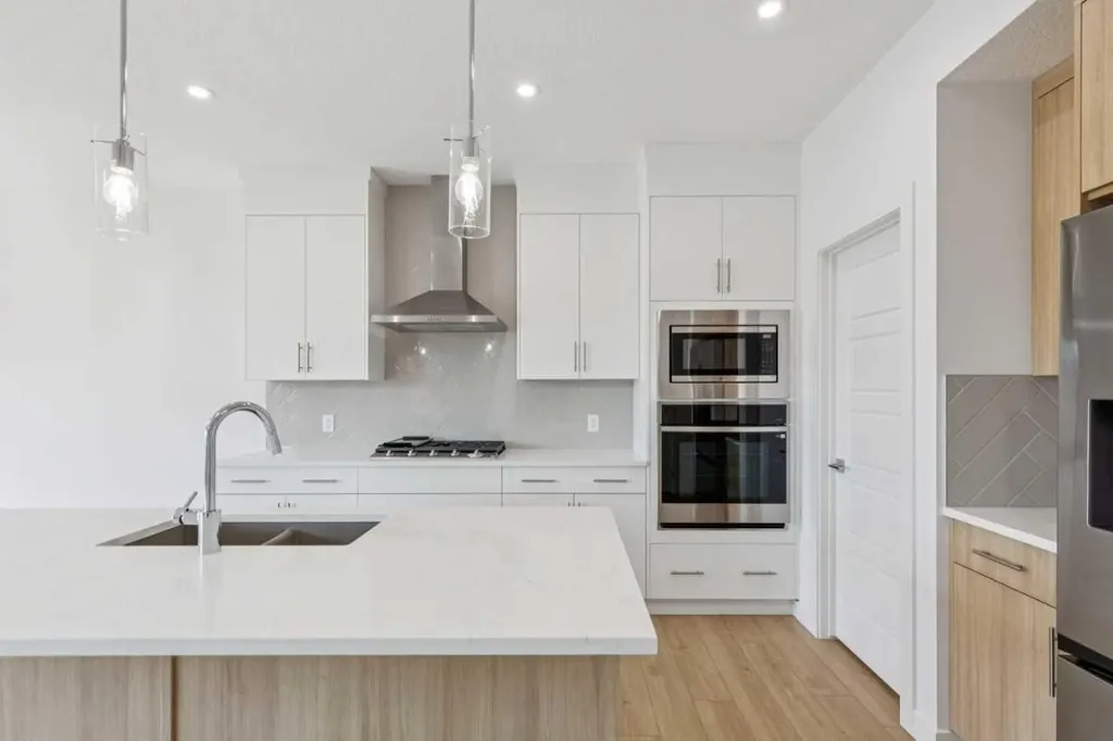 155 Vantage Crescent SW Airdrie AB T4B4Z9