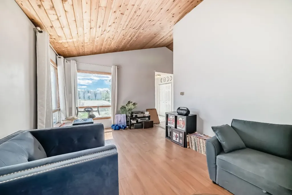 481 Big Springs Drive SE Airdrie AB T4A1A3