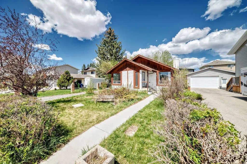 481 Big Springs Drive SE Airdrie AB T4A1A3