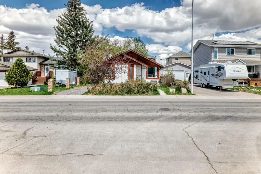 481 Big Springs Drive SE Airdrie AB T4A1A3