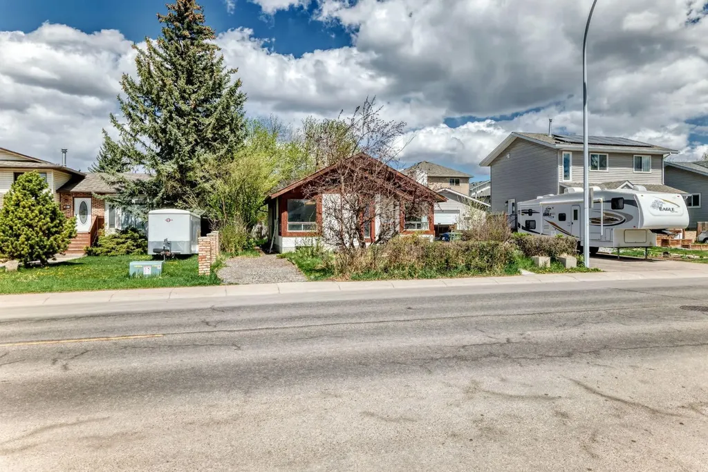 481 Big Springs Drive SE Airdrie AB T4A1A3