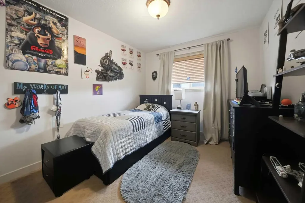 3 Legacy Cove Sylvan Lake AB T4S 2M8
