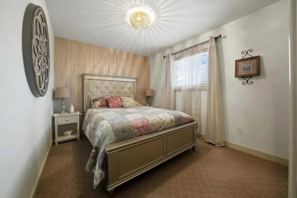 3 Legacy Cove Sylvan Lake AB T4S 2M8