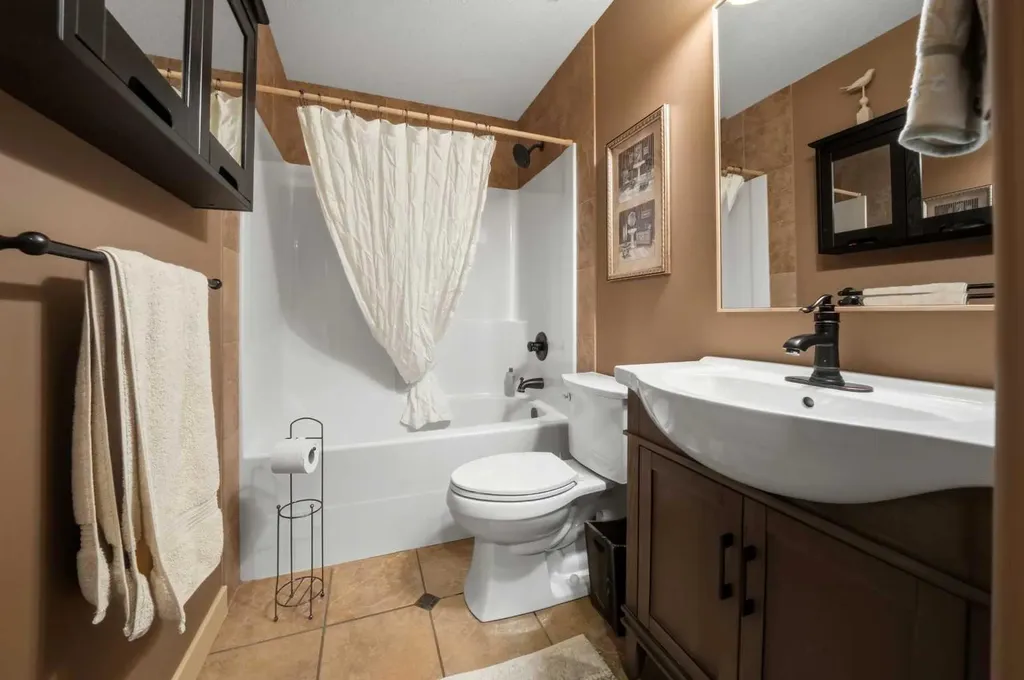 3 Legacy Cove Sylvan Lake AB T4S 2M8