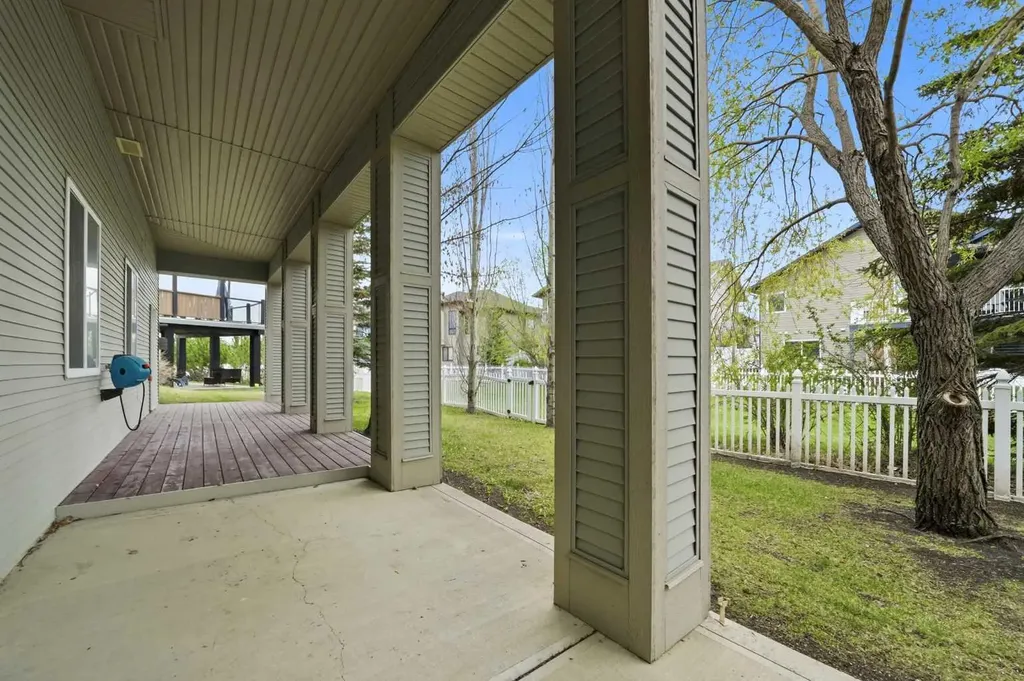 3 Legacy Cove Sylvan Lake AB T4S 2M8