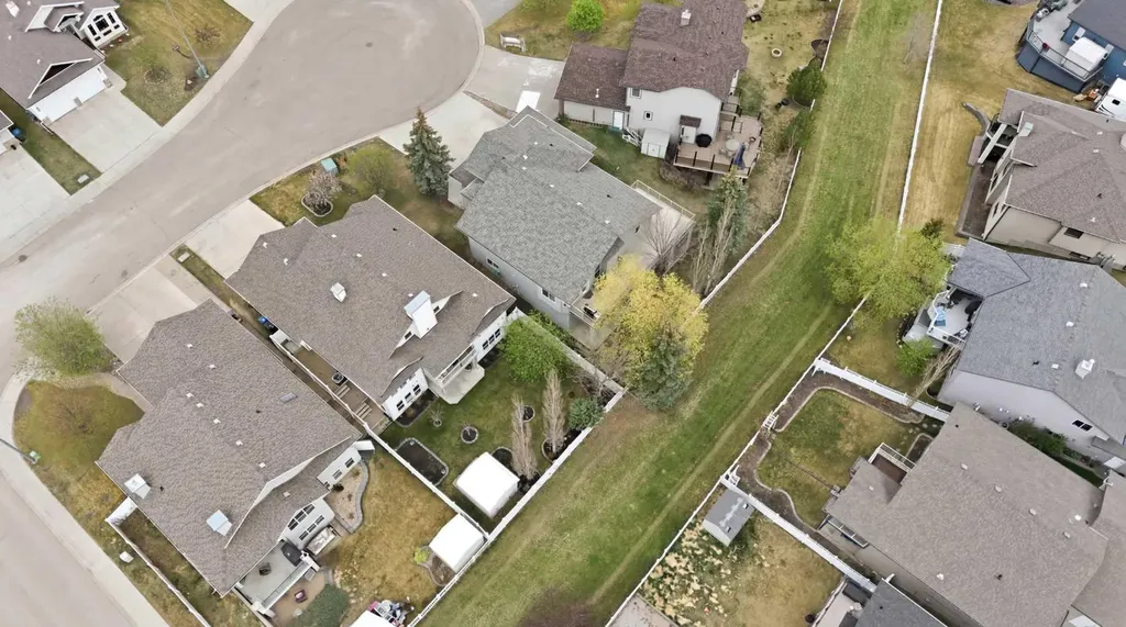 3 Legacy Cove Sylvan Lake AB T4S 2M8