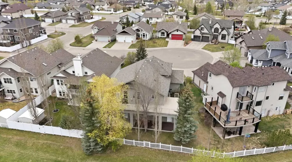 3 Legacy Cove Sylvan Lake AB T4S 2M8