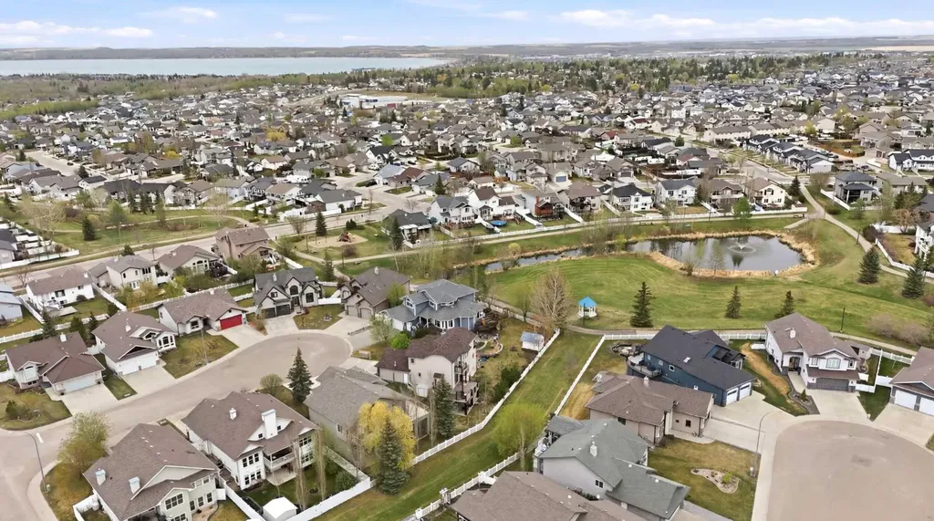 3 Legacy Cove Sylvan Lake AB T4S 2M8