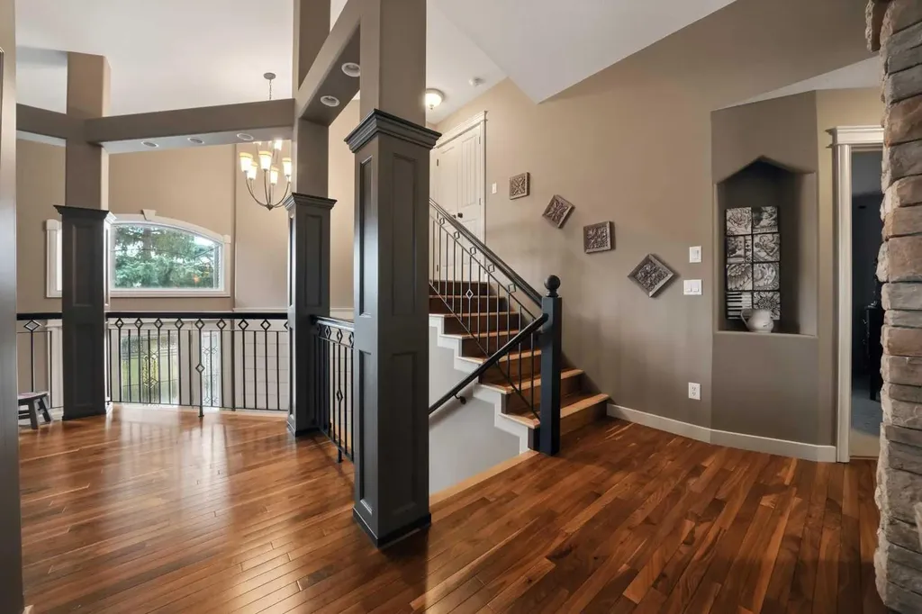 3 Legacy Cove Sylvan Lake AB T4S 2M8