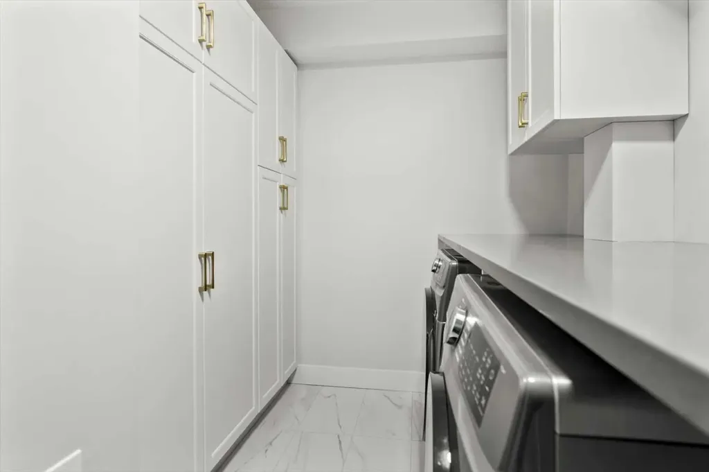 15 Cougar Ridge Landing SW Calgary AB T3H 6C3