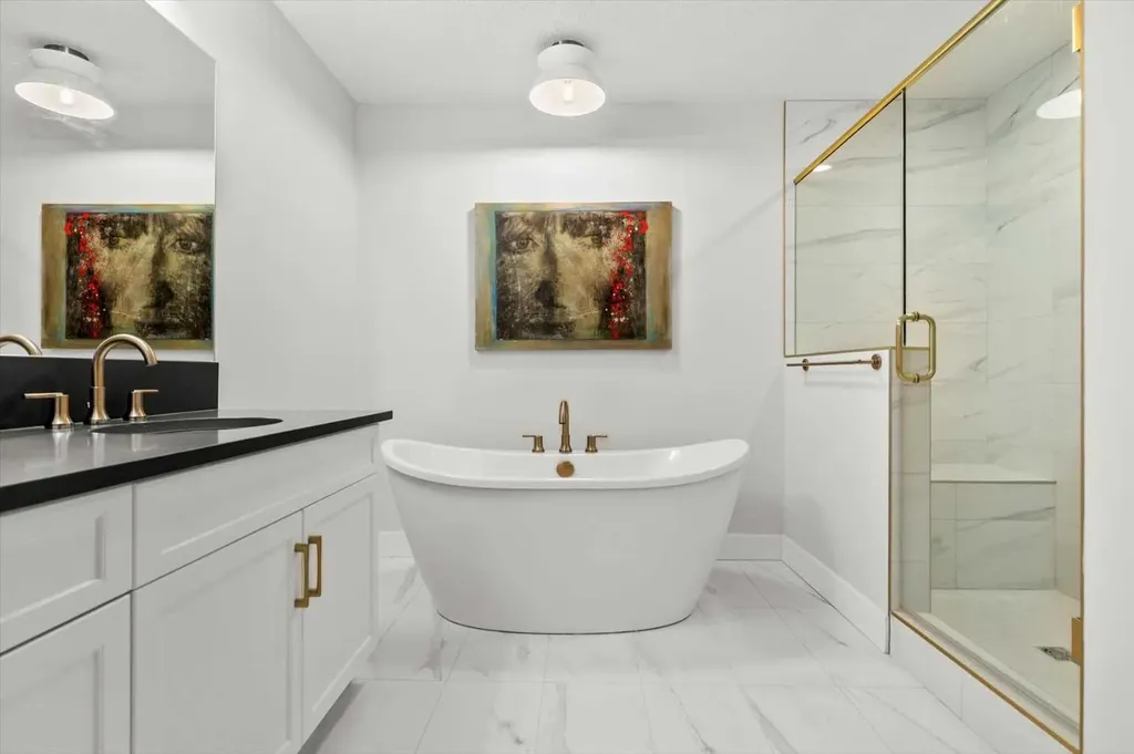 15 Cougar Ridge Landing SW Calgary AB T3H 6C3