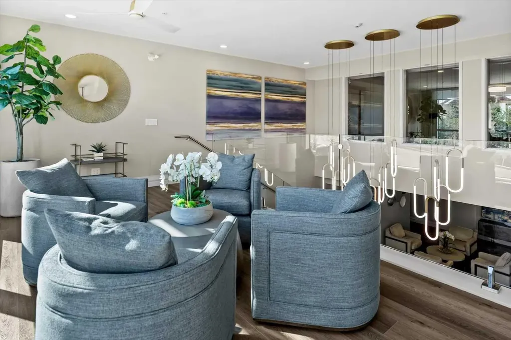 15 Cougar Ridge Landing SW Calgary AB T3H 6C3