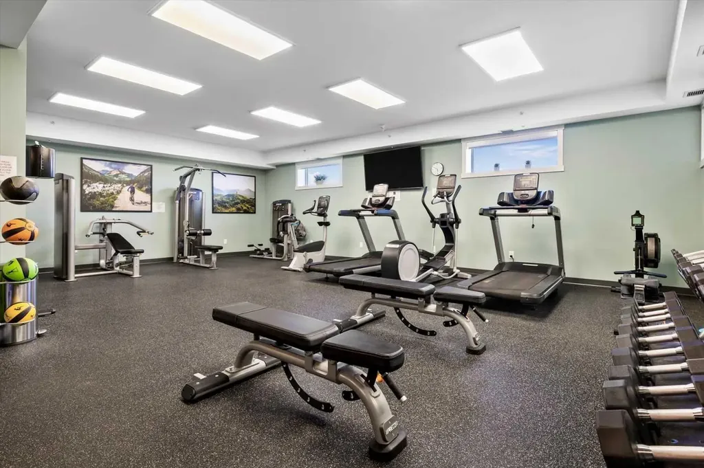 15 Cougar Ridge Landing SW Calgary AB T3H 6C3
