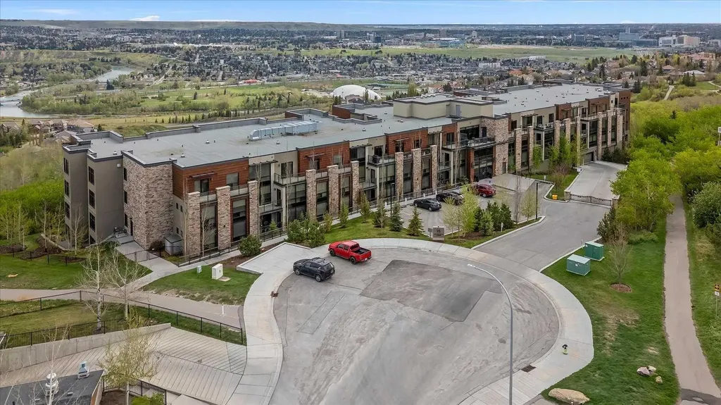 15 Cougar Ridge Landing SW Calgary AB T3H 6C3
