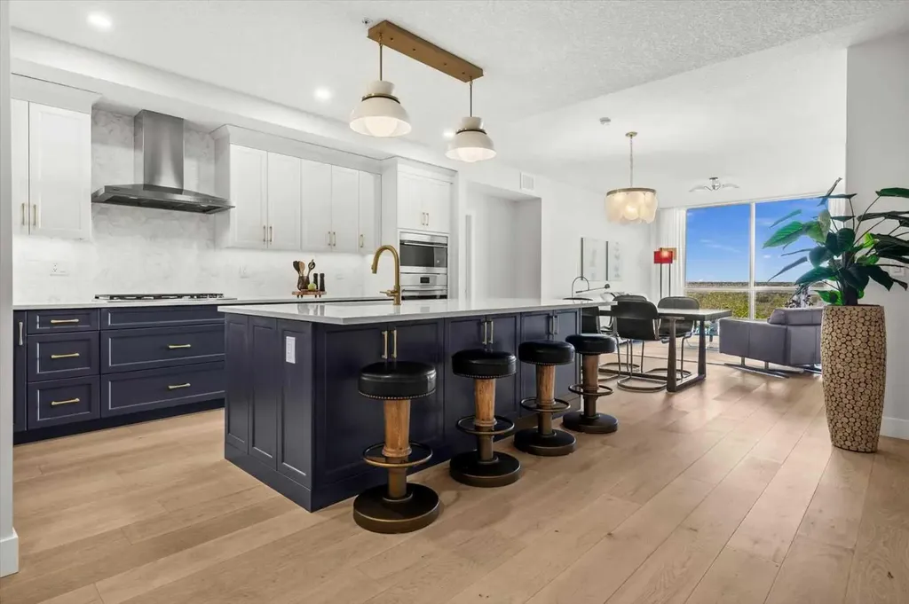 15 Cougar Ridge Landing SW Calgary AB T3H 6C3