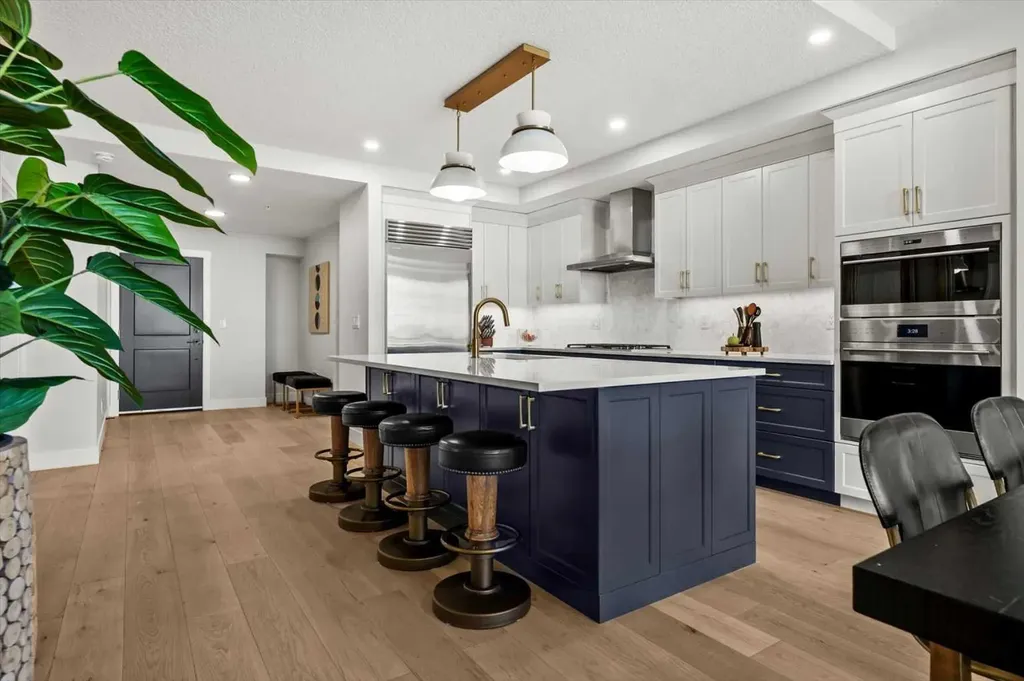 15 Cougar Ridge Landing SW Calgary AB T3H 6C3