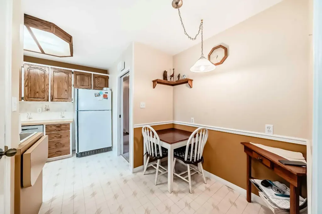 3132 48 Street SW Calgary AB T3E 3X7