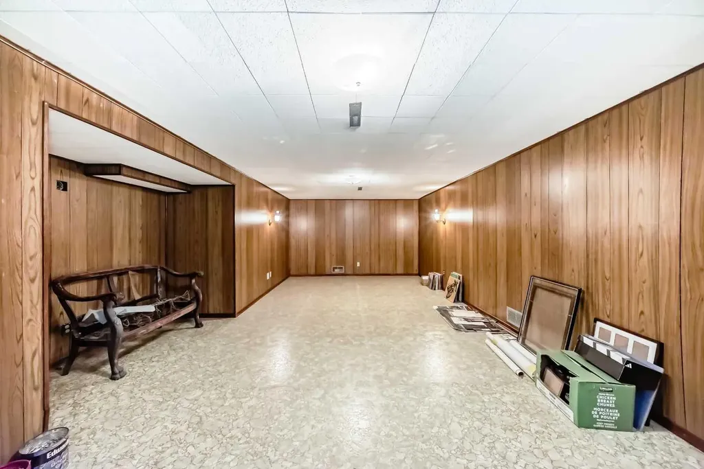 3132 48 Street SW Calgary AB T3E 3X7