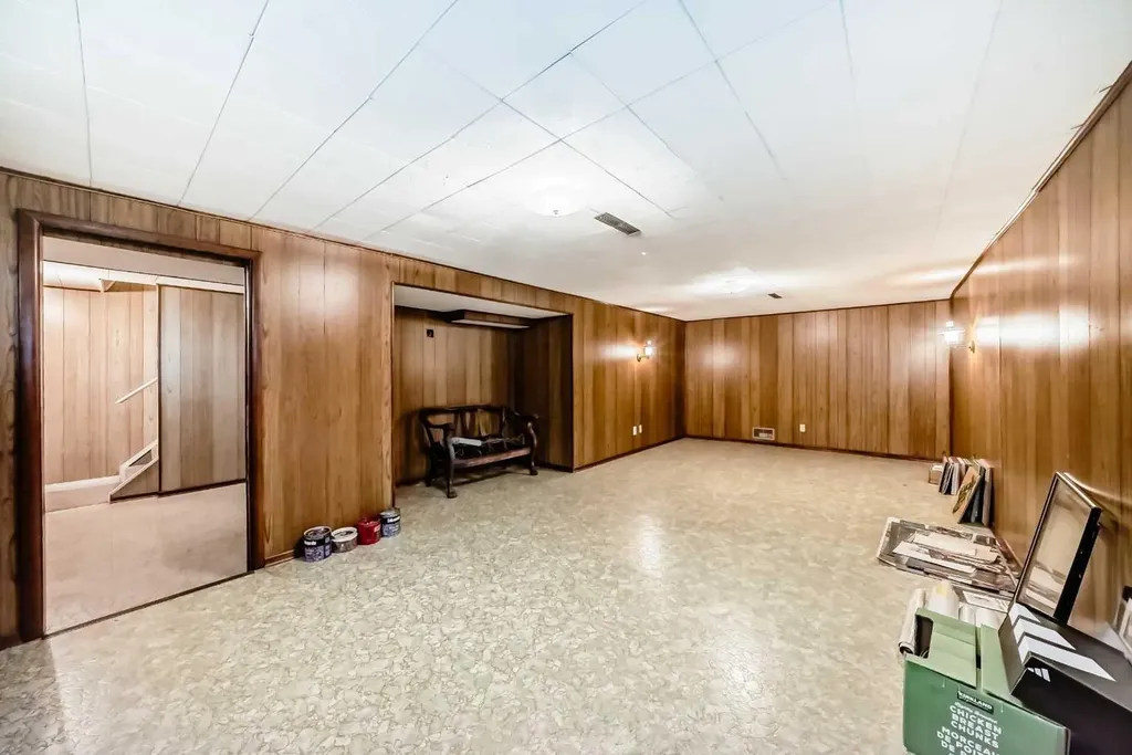 3132 48 Street SW Calgary AB T3E 3X7