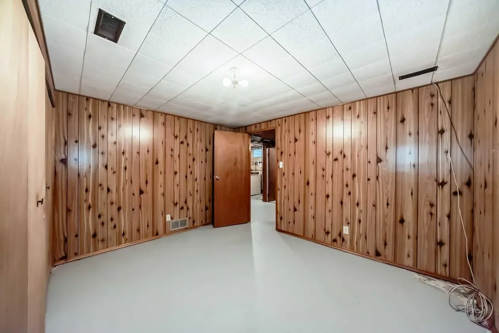 3132 48 Street SW Calgary AB T3E 3X7