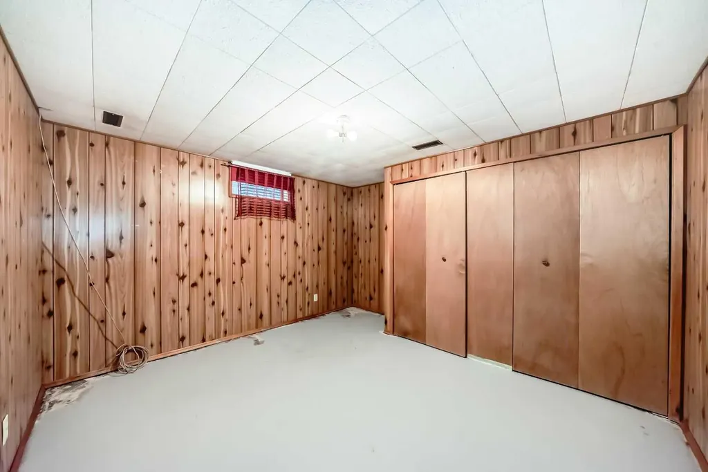 3132 48 Street SW Calgary AB T3E 3X7