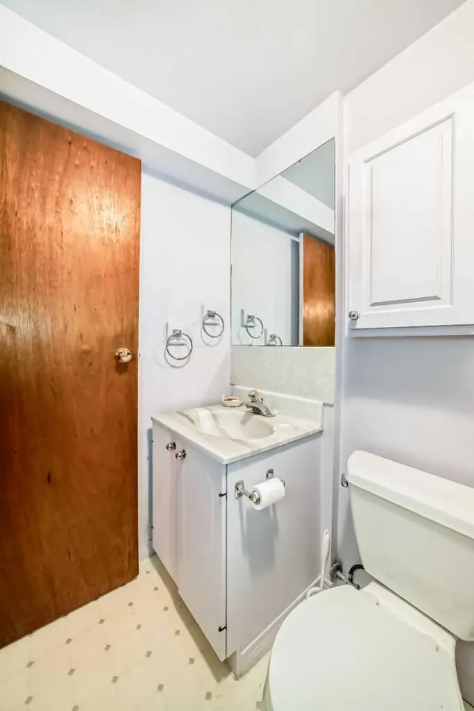 3132 48 Street SW Calgary AB T3E 3X7
