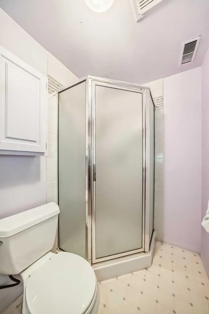 3132 48 Street SW Calgary AB T3E 3X7