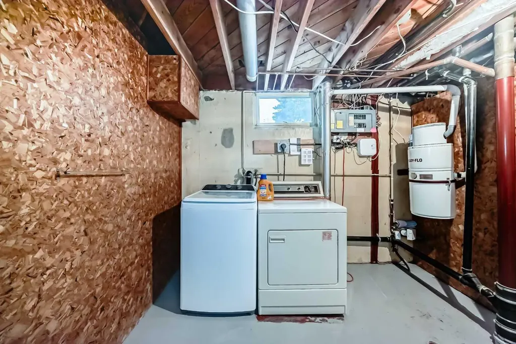 3132 48 Street SW Calgary AB T3E 3X7