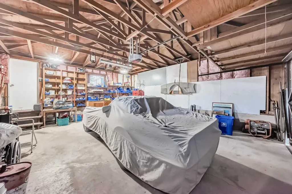 3132 48 Street SW Calgary AB T3E 3X7